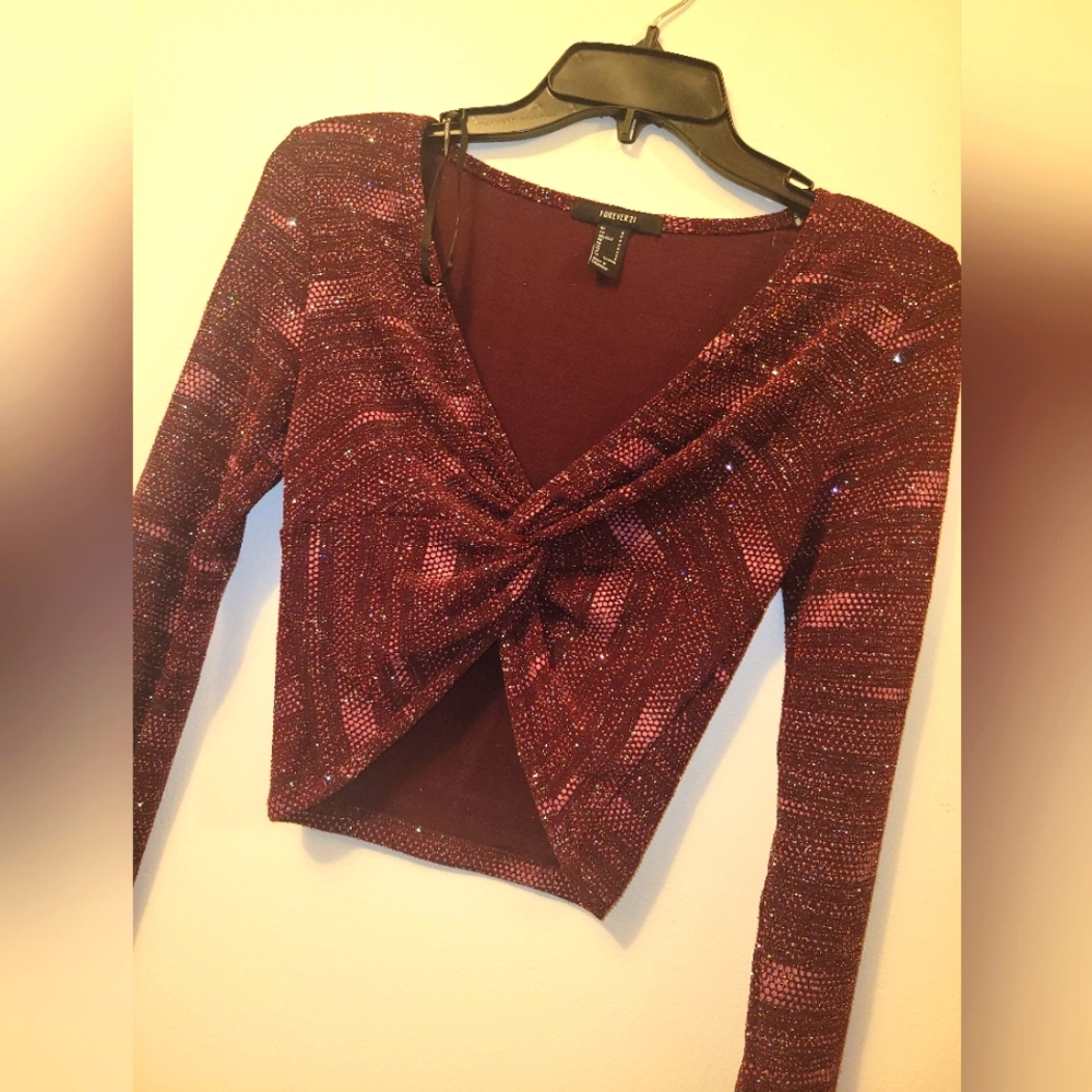 F21:Glittery Crop Top